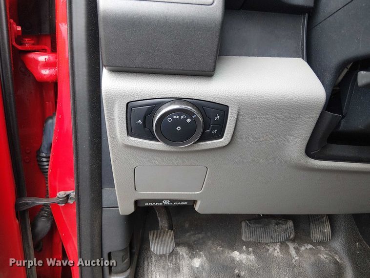 image for item EV5019 2022 Ford F250 Super Duty XL pickup truck