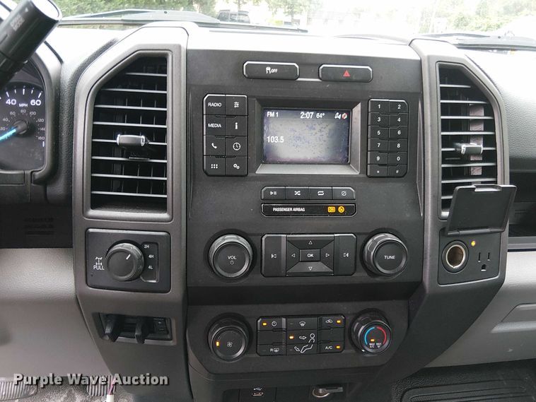 image for item EV5019 2022 Ford F250 Super Duty XL pickup truck