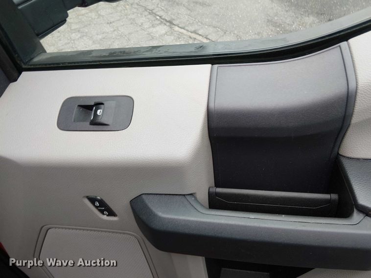 image for item EV5019 2022 Ford F250 Super Duty XL pickup truck