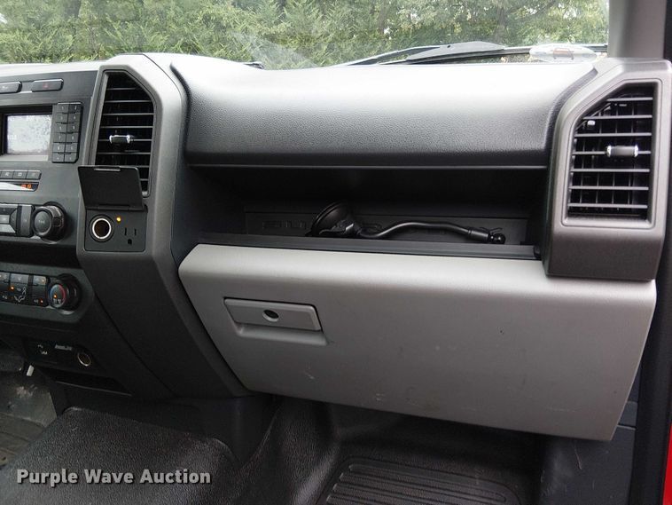 image for item EV5019 2022 Ford F250 Super Duty XL pickup truck