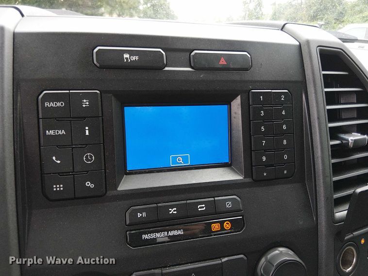 image for item EV5019 2022 Ford F250 Super Duty XL pickup truck