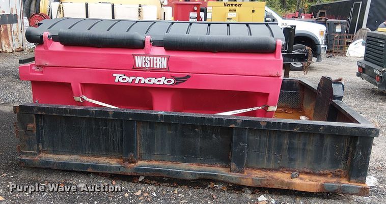 image for item EV5024 Hooklift flatbed