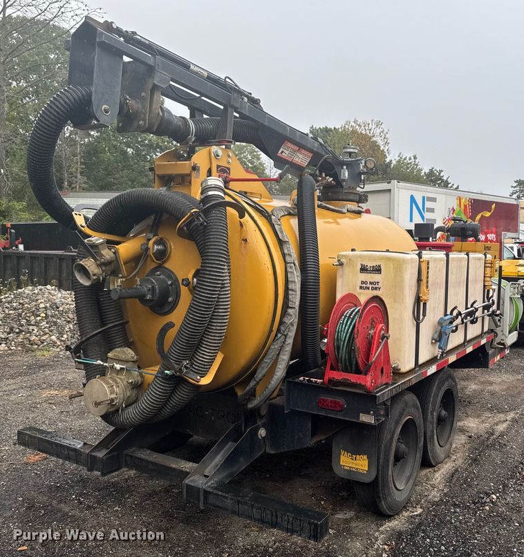 image for item EV5025 2017 Vermeer MC873SDT Heavy Low Profile vacuum excavator