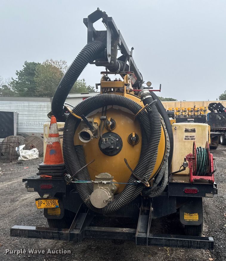 image for item EV5025 2017 Vermeer MC873SDT Heavy Low Profile vacuum excavator