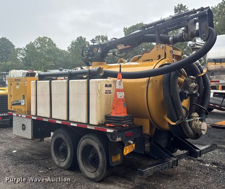 image for item EV5025 2017 Vermeer MC873SDT Heavy Low Profile vacuum excavator