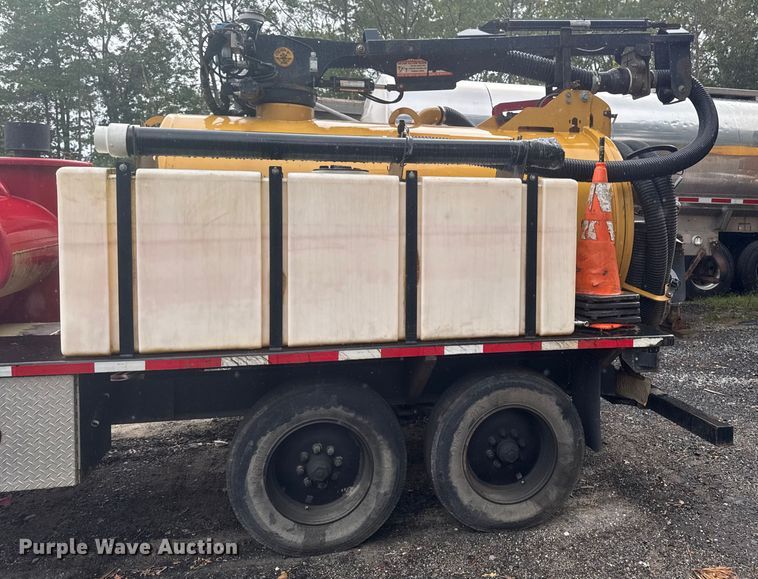 image for item EV5025 2017 Vermeer MC873SDT Heavy Low Profile vacuum excavator