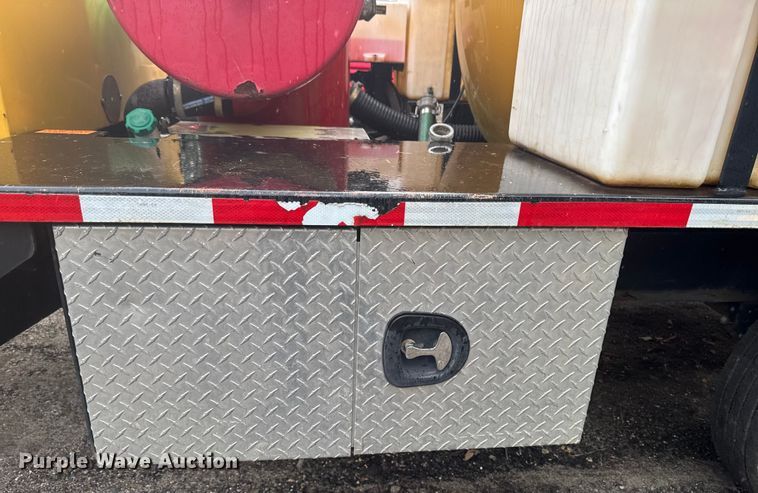 image for item EV5025 2017 Vermeer MC873SDT Heavy Low Profile vacuum excavator