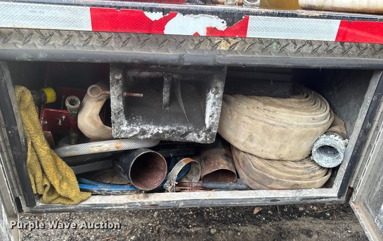 image for item EV5025 2017 Vermeer MC873SDT Heavy Low Profile vacuum excavator