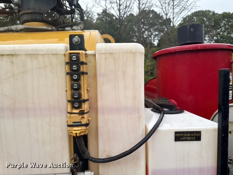 image for item EV5025 2017 Vermeer MC873SDT Heavy Low Profile vacuum excavator