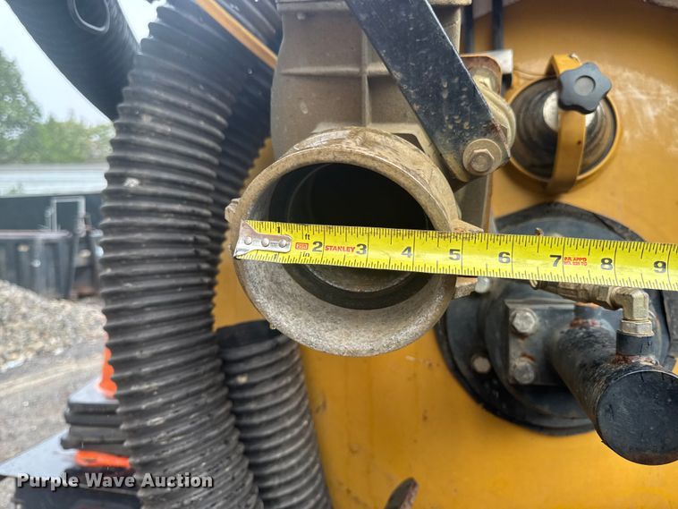 image for item EV5025 2017 Vermeer MC873SDT Heavy Low Profile vacuum excavator