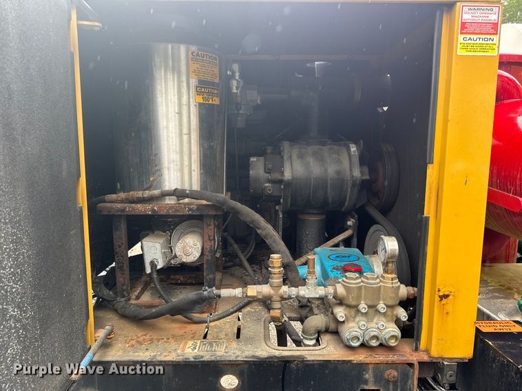 image for item EV5025 2017 Vermeer MC873SDT Heavy Low Profile vacuum excavator