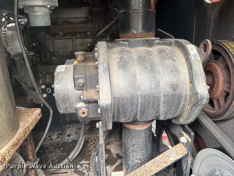 image for item EV5025 2017 Vermeer MC873SDT Heavy Low Profile vacuum excavator