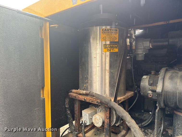 image for item EV5025 2017 Vermeer MC873SDT Heavy Low Profile vacuum excavator