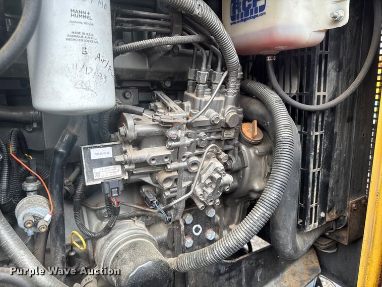 image for item EV5025 2017 Vermeer MC873SDT Heavy Low Profile vacuum excavator