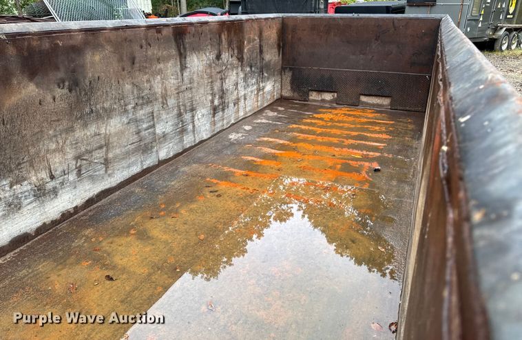 image for item EV5029 Roll-off dumpster