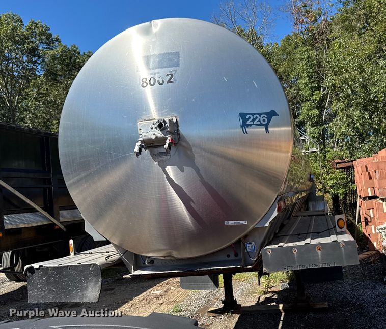 image for item EV5069 1986 Walker stainless TBTC-8002 vacuum trailer