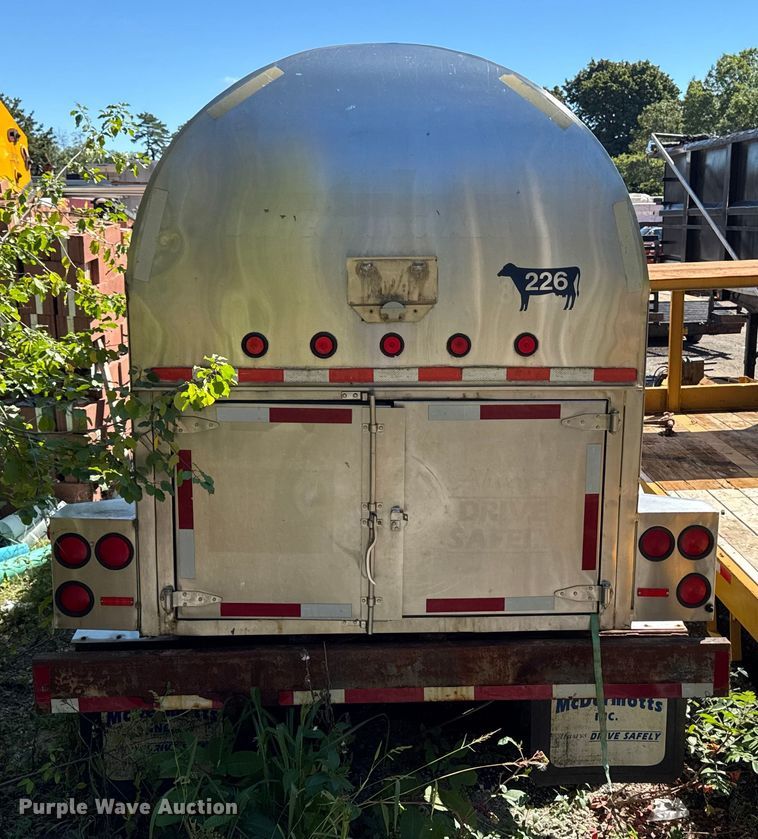 image for item EV5069 1986 Walker stainless TBTC-8002 vacuum trailer