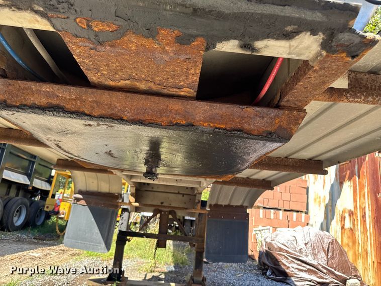 image for item EV5069 1986 Walker stainless TBTC-8002 vacuum trailer