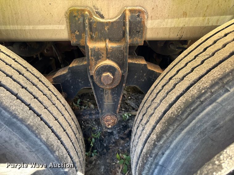 image for item EV5069 1986 Walker stainless TBTC-8002 vacuum trailer