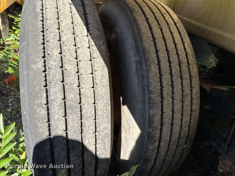 image for item EV5069 1986 Walker stainless TBTC-8002 vacuum trailer