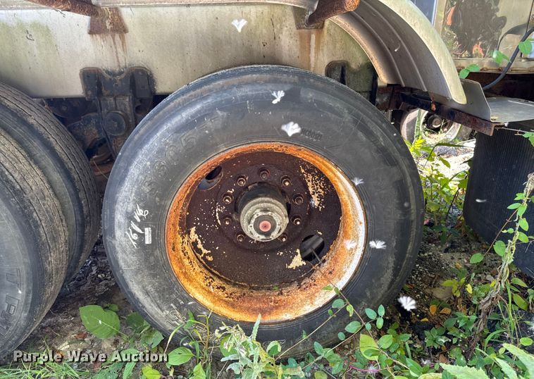 image for item EV5069 1986 Walker stainless TBTC-8002 vacuum trailer