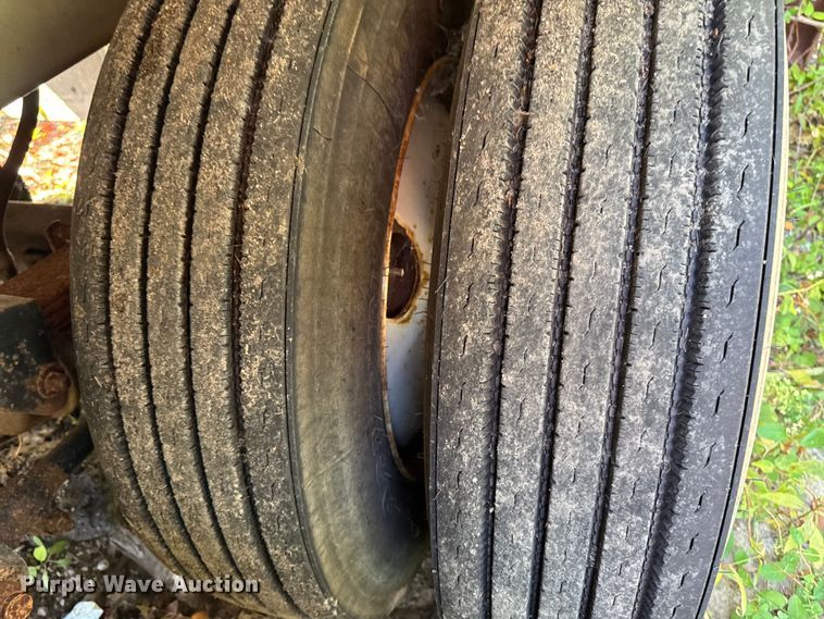 image for item EV5069 1986 Walker stainless TBTC-8002 vacuum trailer