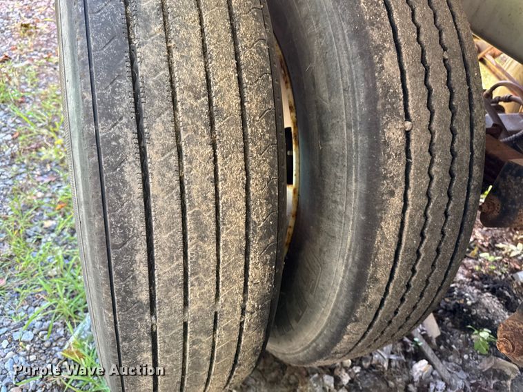 image for item EV5069 1986 Walker stainless TBTC-8002 vacuum trailer