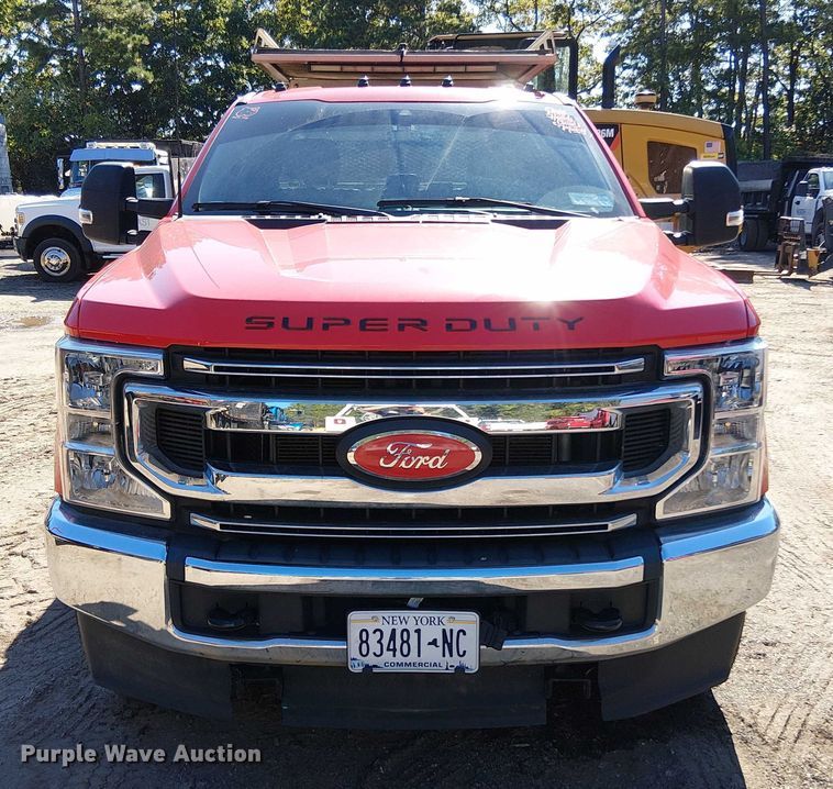 image for item EV5074 2022 Ford F350 Super Duty SuperCab utility bed pickup truck