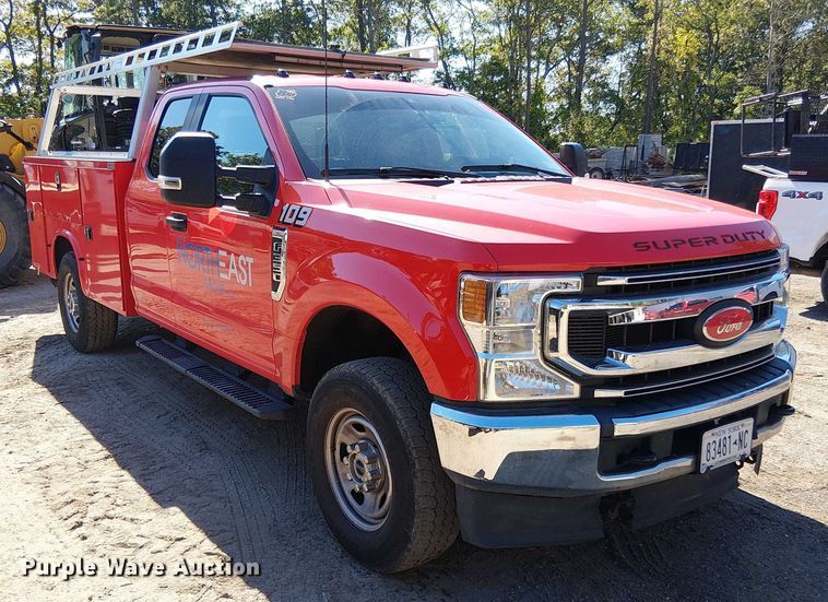 image for item EV5074 2022 Ford F350 Super Duty SuperCab utility bed pickup truck