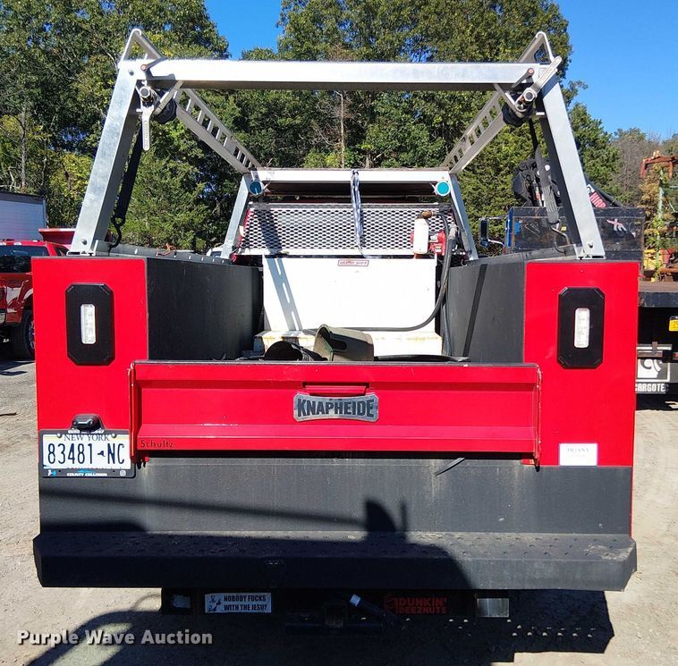 image for item EV5074 2022 Ford F350 Super Duty SuperCab utility bed pickup truck