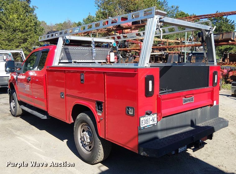 image for item EV5074 2022 Ford F350 Super Duty SuperCab utility bed pickup truck