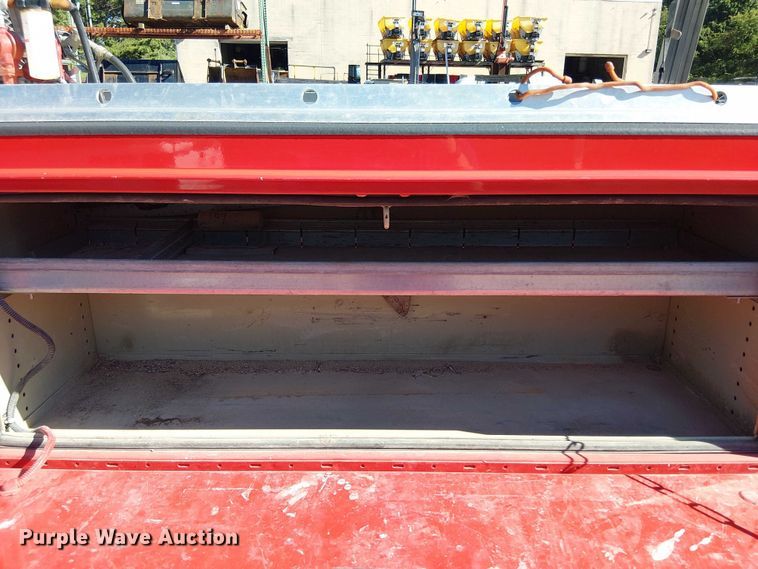 image for item EV5074 2022 Ford F350 Super Duty SuperCab utility bed pickup truck