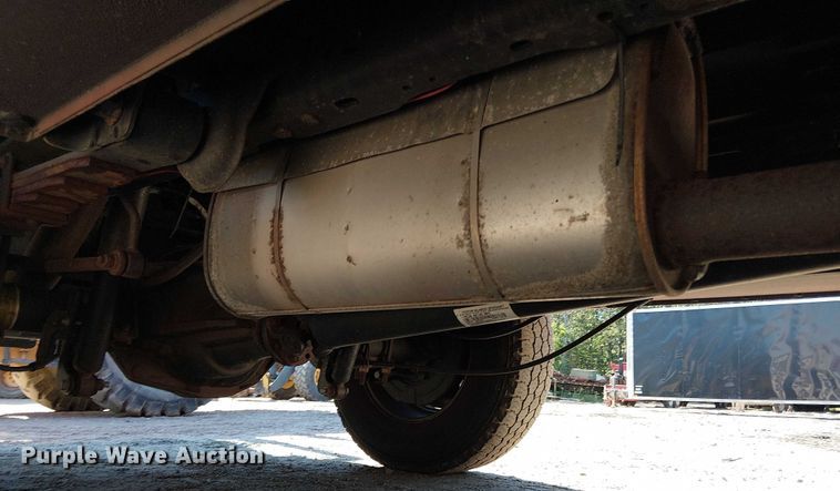 image for item EV5074 2022 Ford F350 Super Duty SuperCab utility bed pickup truck