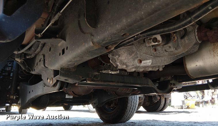 image for item EV5074 2022 Ford F350 Super Duty SuperCab utility bed pickup truck