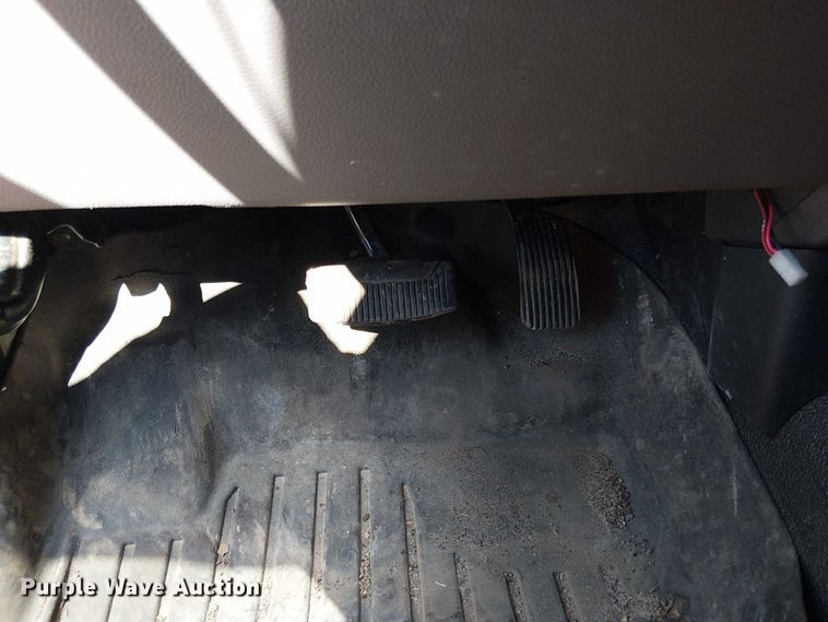 image for item EV5074 2022 Ford F350 Super Duty SuperCab utility bed pickup truck