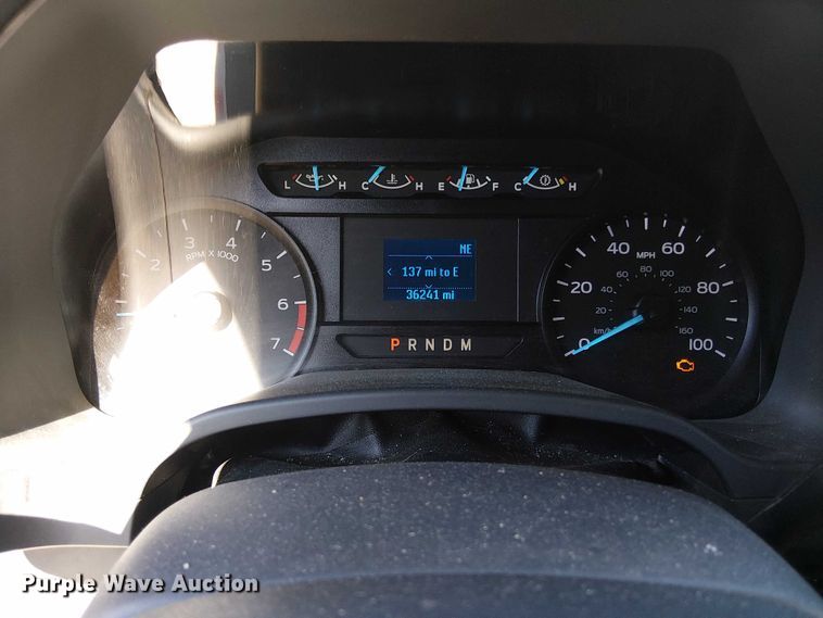 image for item EV5074 2022 Ford F350 Super Duty SuperCab utility bed pickup truck