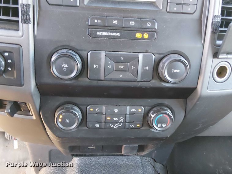 image for item EV5074 2022 Ford F350 Super Duty SuperCab utility bed pickup truck