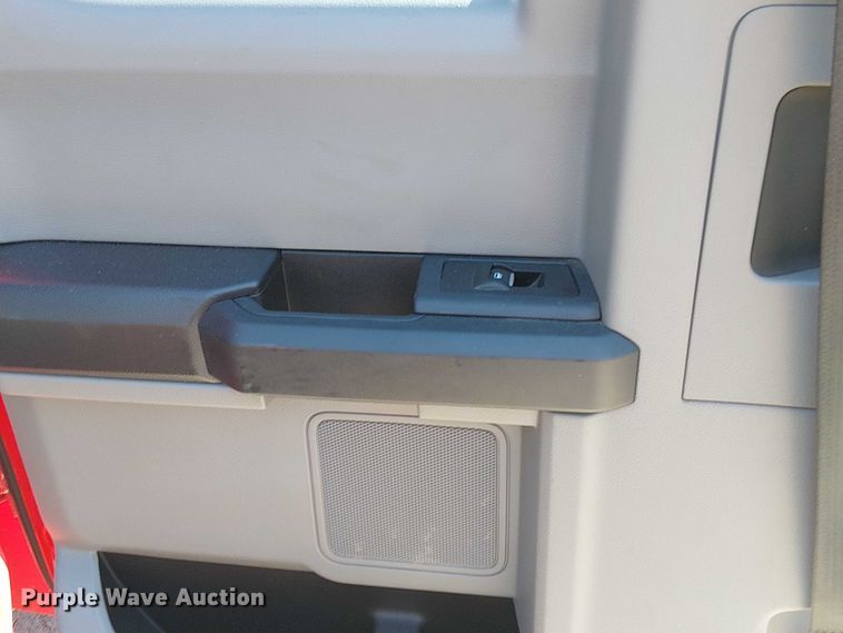 image for item EV5074 2022 Ford F350 Super Duty SuperCab utility bed pickup truck