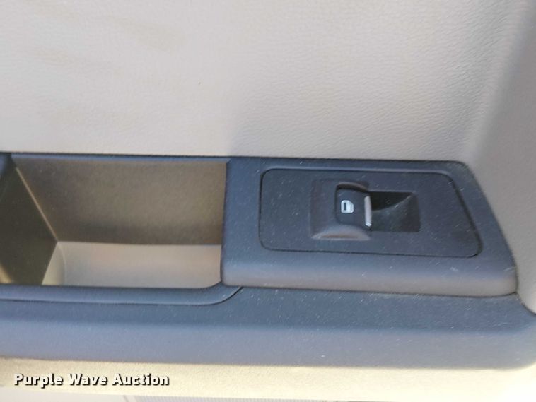 image for item EV5074 2022 Ford F350 Super Duty SuperCab utility bed pickup truck