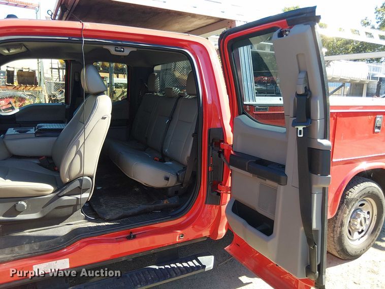 image for item EV5074 2022 Ford F350 Super Duty SuperCab utility bed pickup truck