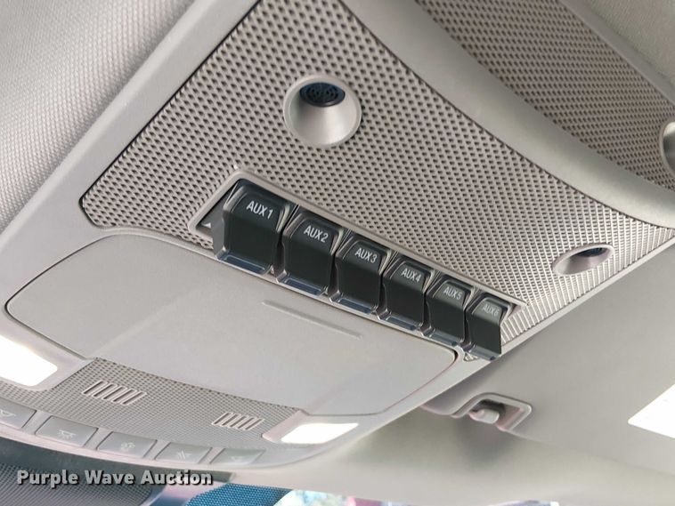 image for item EV5074 2022 Ford F350 Super Duty SuperCab utility bed pickup truck