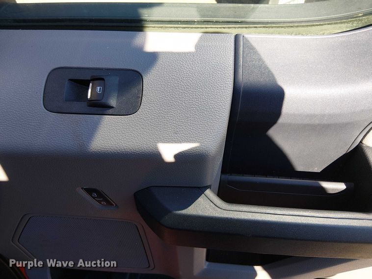 image for item EV5074 2022 Ford F350 Super Duty SuperCab utility bed pickup truck