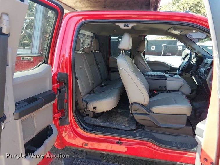 image for item EV5074 2022 Ford F350 Super Duty SuperCab utility bed pickup truck