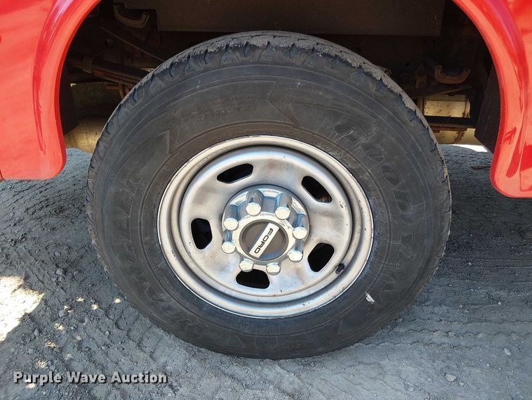 image for item EV5074 2022 Ford F350 Super Duty SuperCab utility bed pickup truck