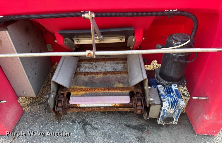 image for item EV5082 Western Tornado 1.8 YD3 spreader