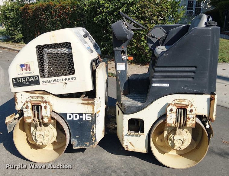 image for item EV5085 Ingersoll Rand DD-16 double drum vibratory roller