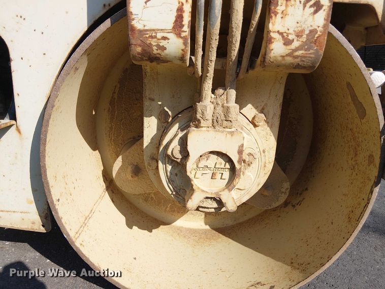 image for item EV5085 Ingersoll Rand DD-16 double drum vibratory roller