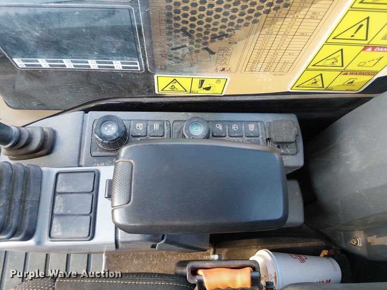 image for item EV5086 2021 Caterpillar 306 CR mini excavator