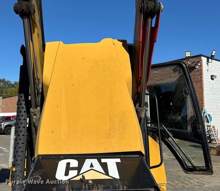 image for item EV5115 2018 Caterpillar 430F2 backhoe