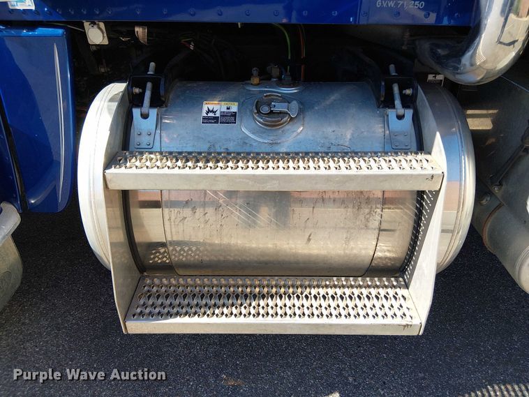 image for item EV5117 2021 Peterbilt 389 dump truck